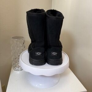 UGG Australia Ultimate Short 5275 Black Suede Sheepskin Boots Womens 8